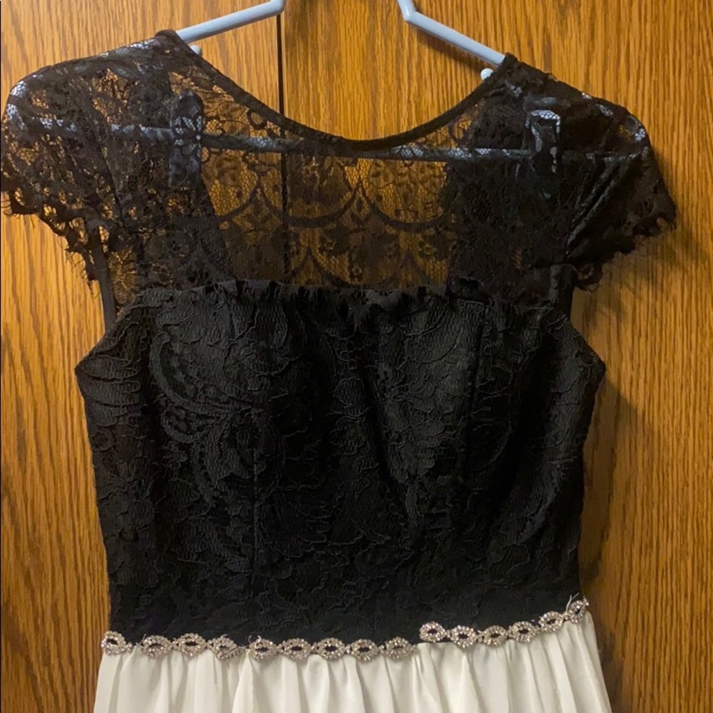 Dress - Picture 2 of 7